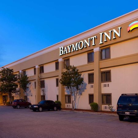 Отель Baymont By Wyndham Memphis East Экстерьер фото